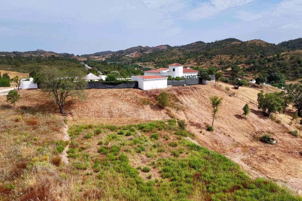 Hillside Sanctuary Property Photo 62